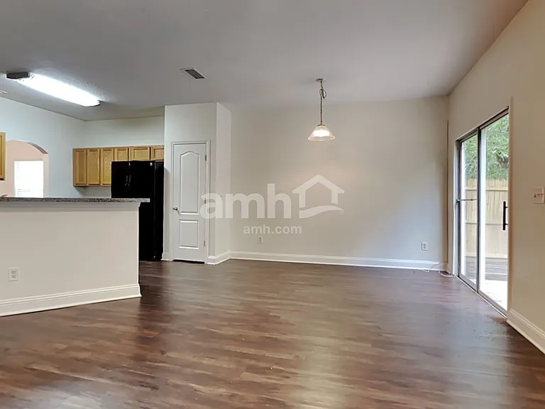 2510 Victoria Point Dr — Photo 4