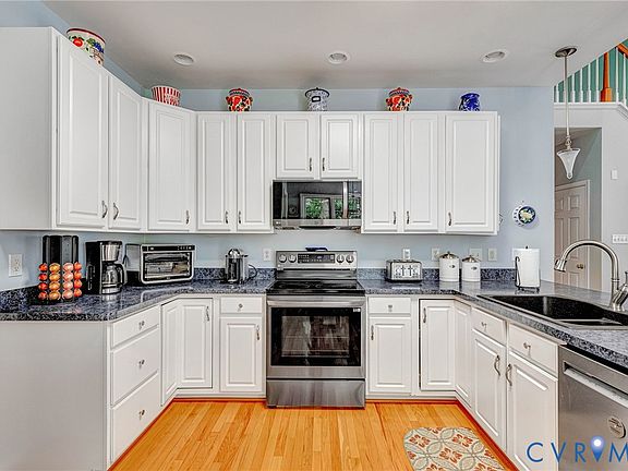 4th image of 5023 Whitegate Dr