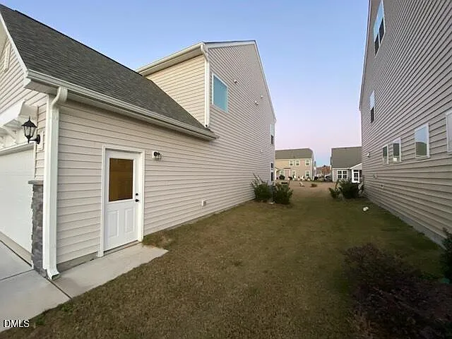 5 bed, 4.0 bath, 2836 sqft, $2,650 — Photo 2
