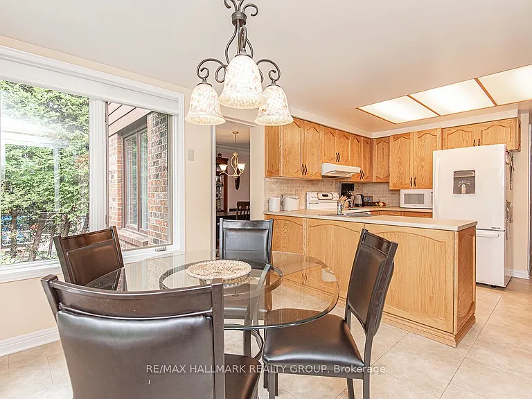18 Hesse Cres — Photo 10