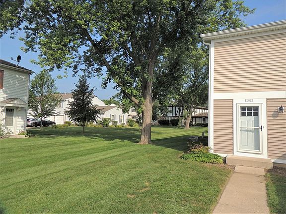 3rd image of 202 Russet Way #0