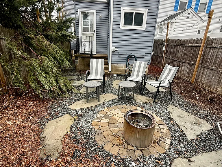 31 Slocum St — Photo 16