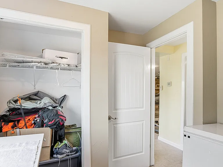 814 Stuart St — Photo 27