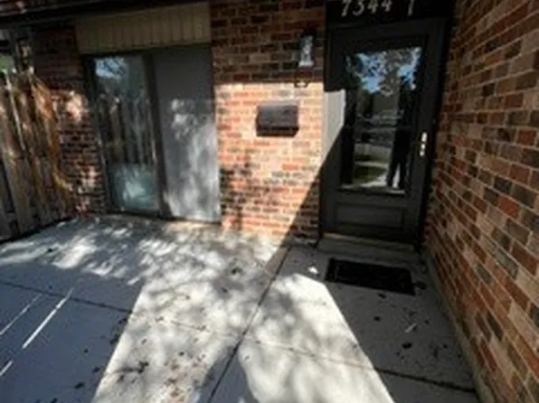 7344 Country Creek Way Unit 1, Downers Grove, IL 60516