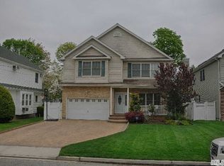 1605 Maeder Ave, Merrick, NY 11566