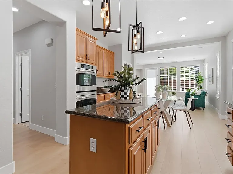 456 N Sierra Madre St — Photo 15