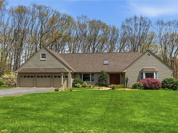 244 Beechwood Dr, Cranston, RI 02921