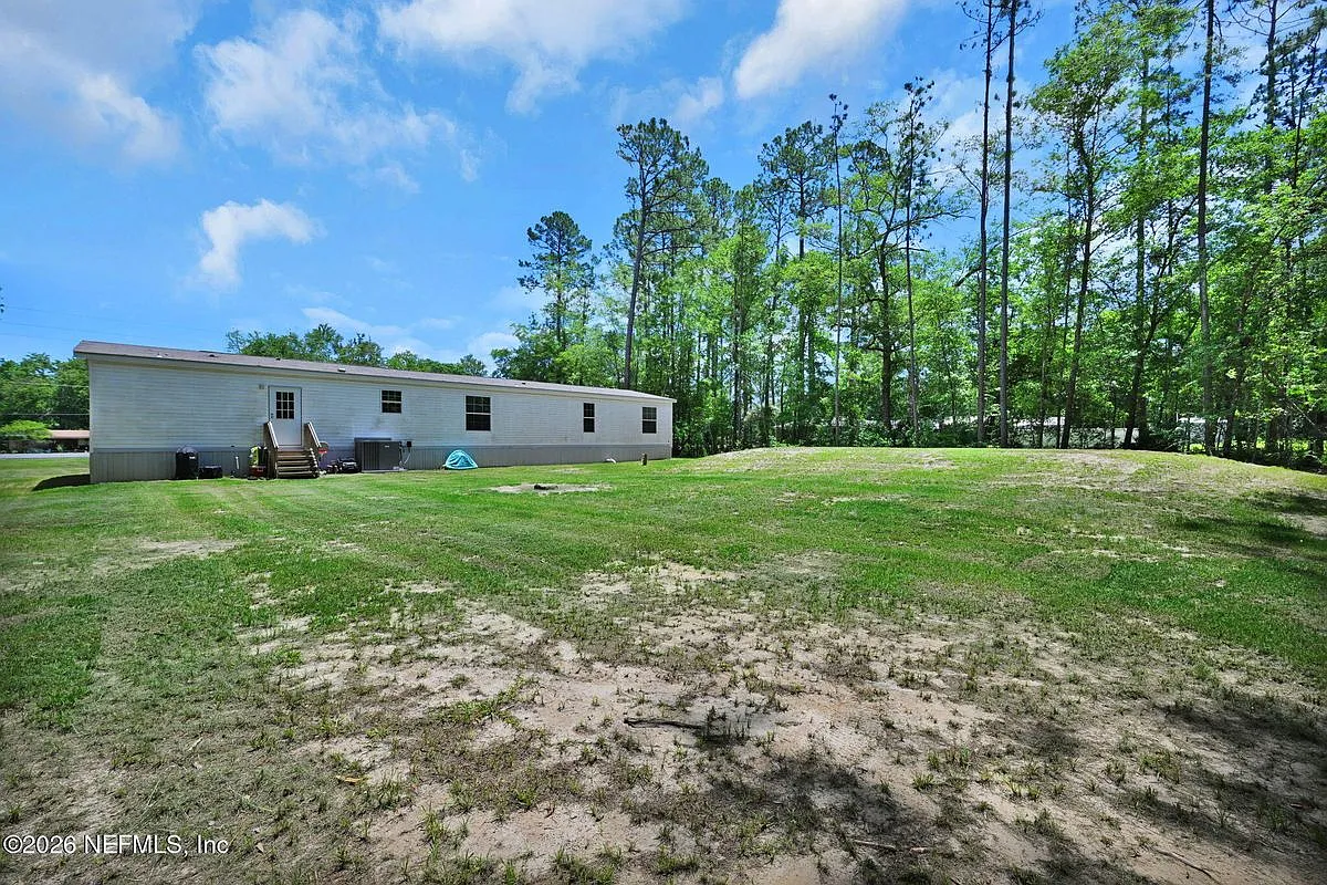 5 bed, 3.0 bath, 2052 sqft, $2,500 — Photo 4