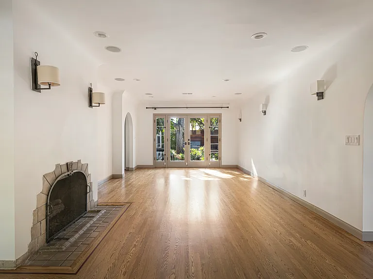 1169 S Sierra Bonita Ave — Photo 13