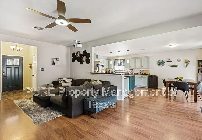 2412 Chestnut Path — Photo 6