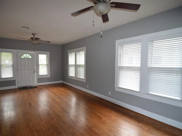321 Dorchester St — Photo 3