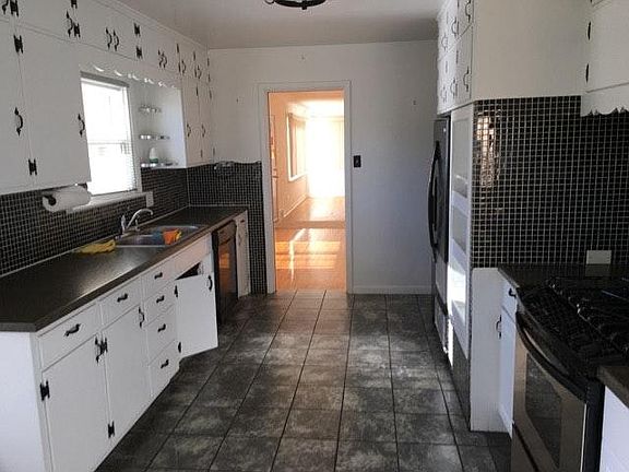 5th image of 602 Three Eagles St