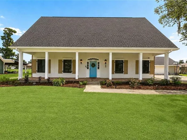 64 Belle Grove Dr, Destrehan, LA 70047