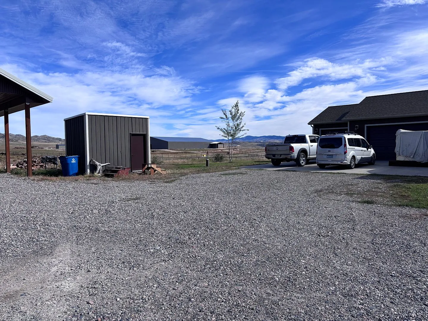 Horses, trailers, puppies and elbow roomOh My! — Photo 2