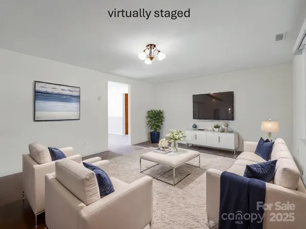 530 Whispering Hills Dr APT 4, Hendersonville, NC 28792