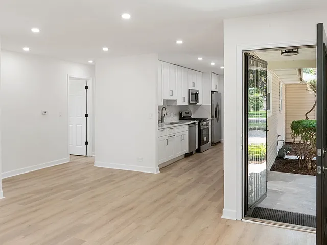 329 Marion Ct — Photo 7