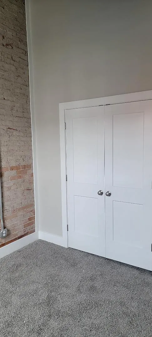 165 W Water Street - B — Photo 1