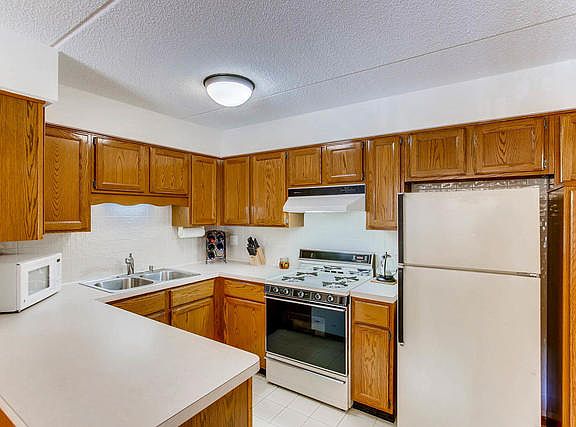 5th image of 6460 W Belle Plaine Ave APT 210
