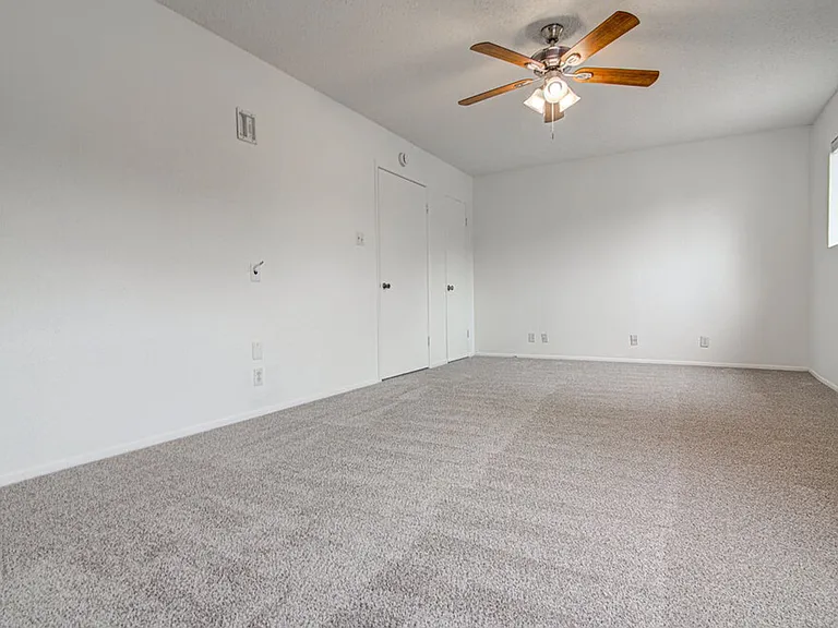 1909 Scofield Ln — Photo 12
