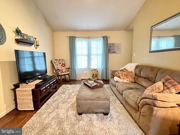 4th image of 7007 Soulier Ln