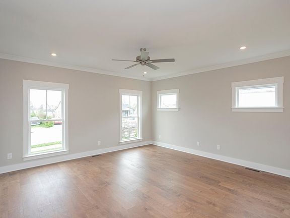 4th image of 1618 23rd Ave N