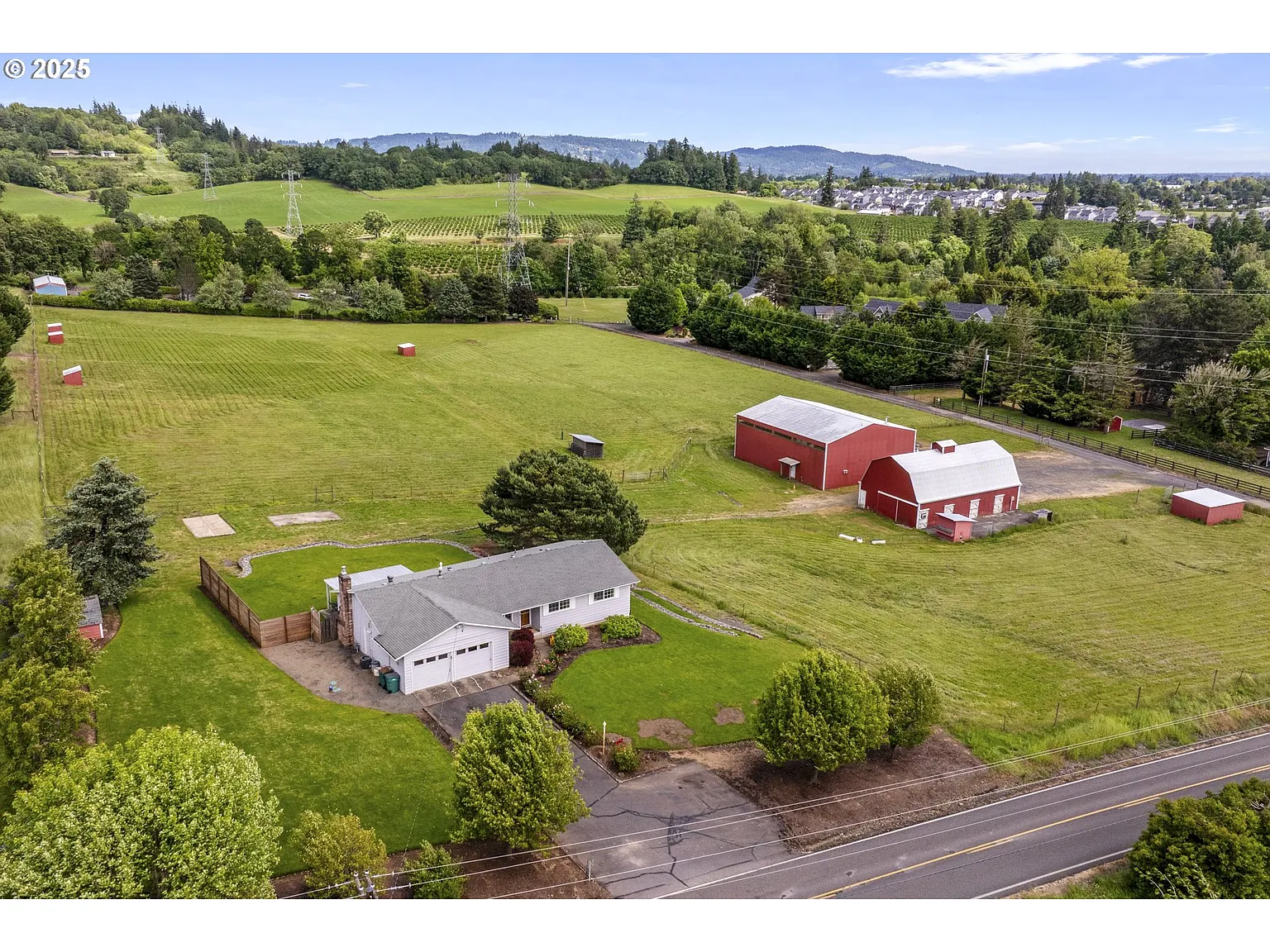 16580 NE Chehalem Dr photo 1
