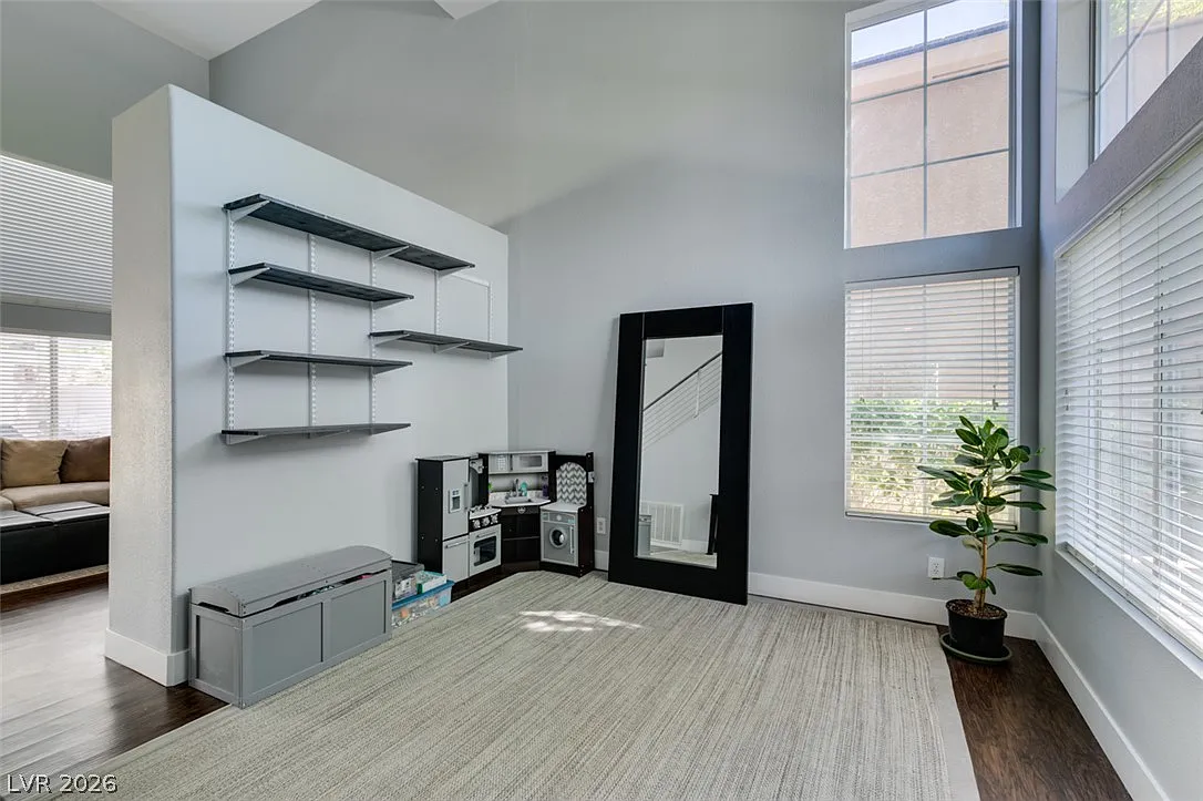 3 bed, 2.5 bath, 1649 sqft, $2,400 — Photo 4