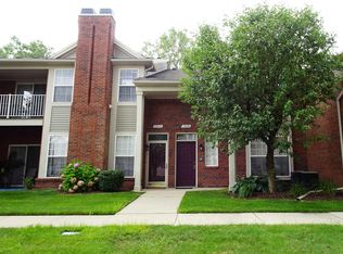 15408 Yale Dr, Clinton Township, MI