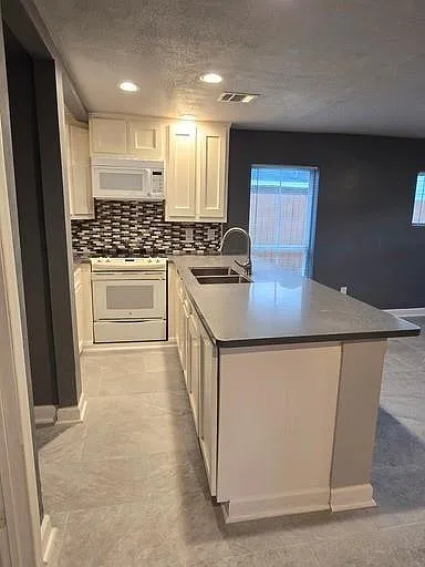3309 Sunbeam St — Photo 37