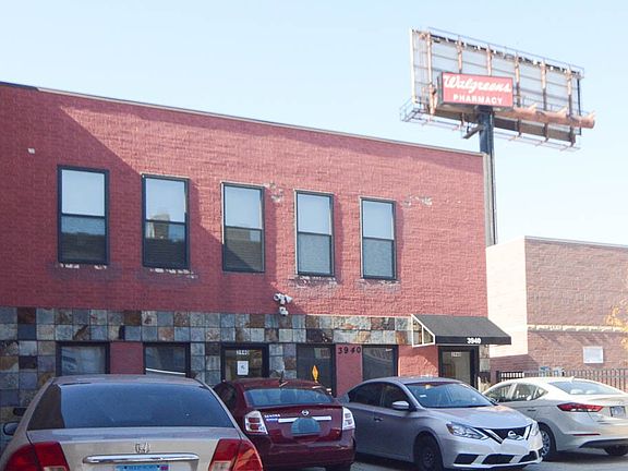 2nd image of 3940 N Pulaski Rd #8C