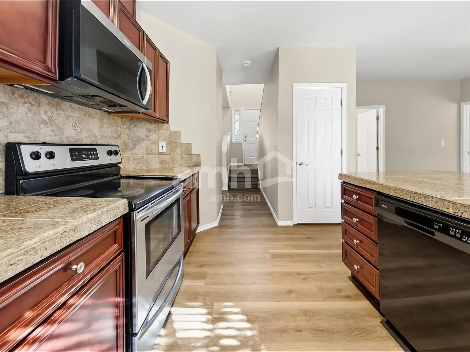3 bed, 2.5 bath, 1644 sqft, $2,810 — Photo 4