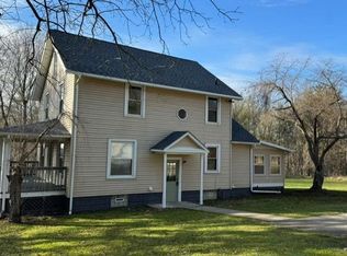 12610 Main Market Rd, Burton, OH 44021