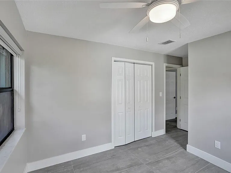 11627 SW 50th St — Photo 39