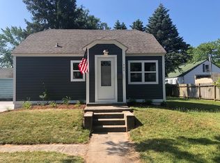 407 W Tinkham Ave, Ludington, MI 49431
