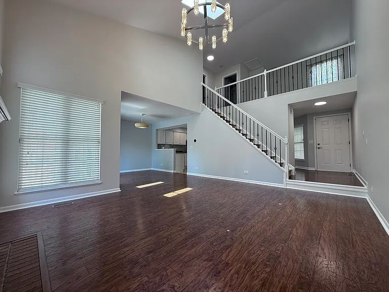 884 Dandridge Ct — Photo 1
