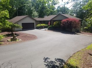 1241 Scotrun Dr, Scotrun, PA 18355