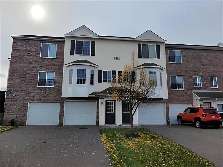 4951 Emmit Dr N — Photo 1