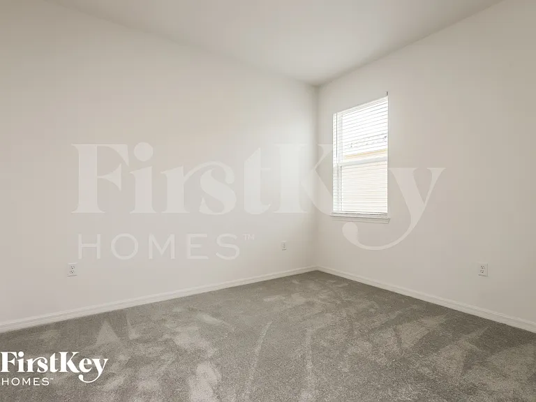 527 Crown Rose Dr — Photo 12