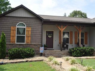 120 Falcon Ln, Chesnee, SC 29323