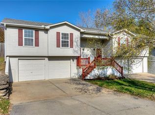 3722 NE 72nd St, Kansas City, MO 64119