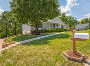 2233 N Fork Dr, Soddy Daisy, TN 37379