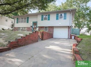 9473 Weir St, Omaha, NE 68127