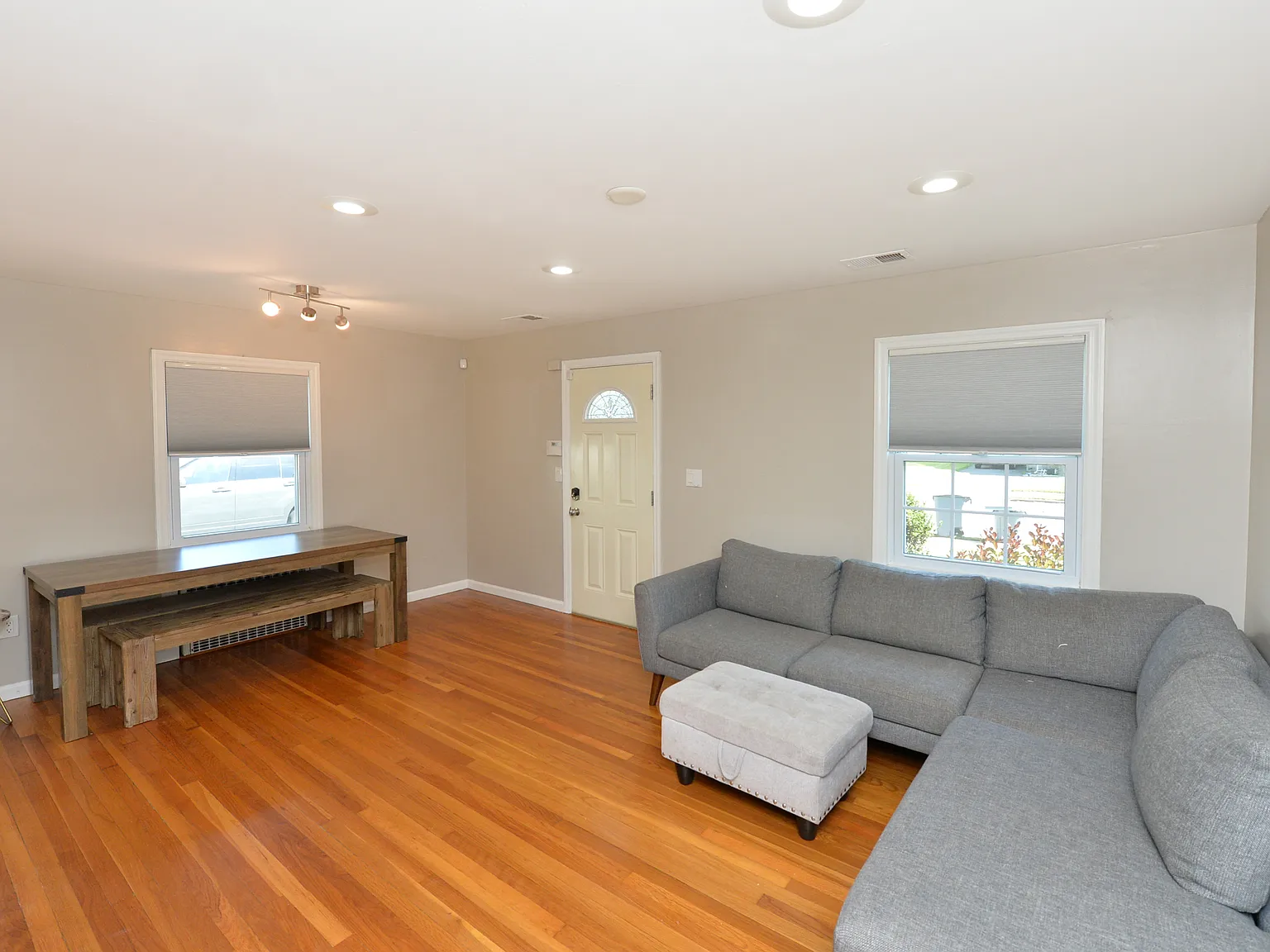 4 bed, $4,200 — Photo 3