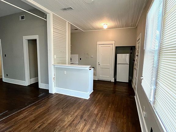 4th image of 909 Haines Ave APT D
