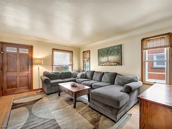 3rd image of 6311 Laverne Ave