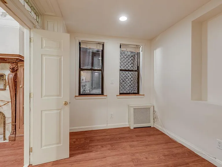 105 E 15th St #6 — Photo 7