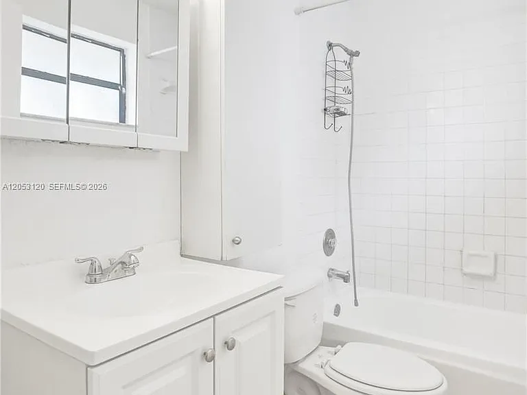 2120-2122 Thomas St #2122 — Photo 18