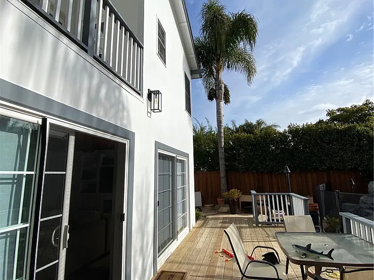 518 Westminster Ave — Photo 17