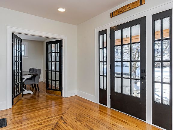 5th image of 220 Oddville Ave