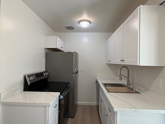 3rd image of 50 Merrydale Rd APT 8